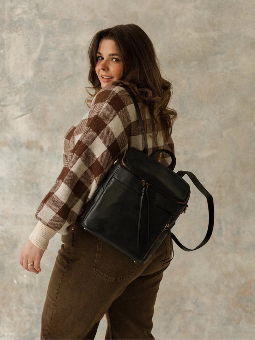 AZARIA - La Mère Luxe Leather Backpack Petite - Black - Picture 13 of 15